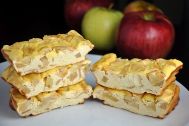 Barres cheesecake protéinées à la pomme (sans gluten ni sucre)