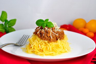 "Spaghettis" de courge et dinde hachée à la sauce tomate